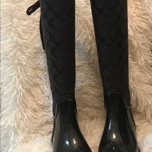 Tristee the signature rain boot coach